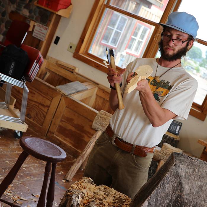 Teaser image for Carving Köksredskap: Breadboards, Butter Knives, & Spoons