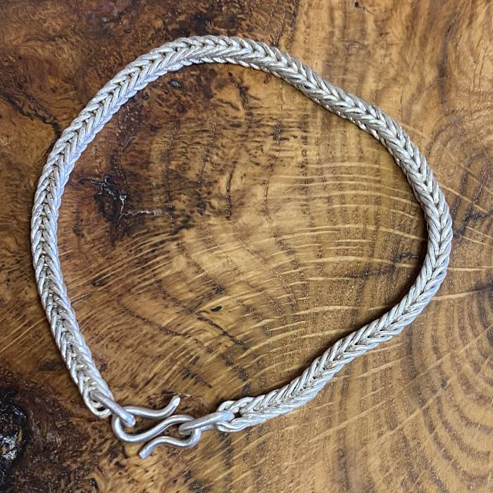 Teaser image for Loop-in-Loop Chain Bracelet