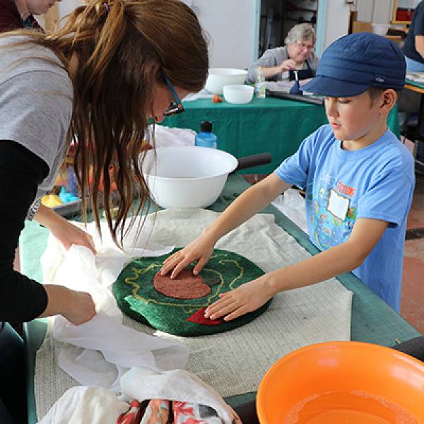 Image for ON CAMPUS: Family Drop-In Crafts